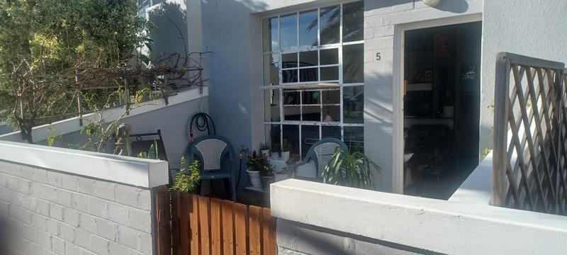 2 Bedroom Property for Sale in Lakeside Western Cape